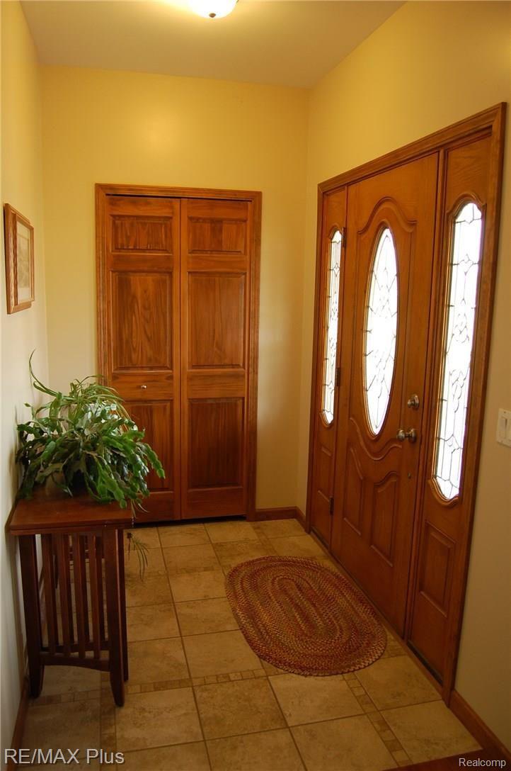 2772 South Elba Road Lapeer, MI 48446 - Photo 8 of 38 Front Foyer (3).JPG