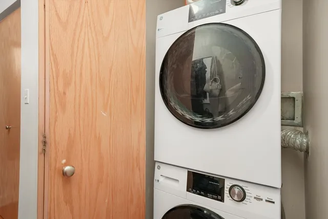 $285,900 | 41 East 8th Street, Unit 1404, Chicago, IL 60605