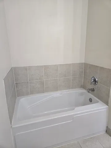 $285,900 | 41 East 8th Street, Unit 1404, Chicago, IL 60605