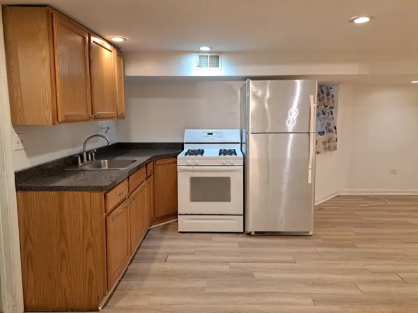 $1,390 | 5310 West Pensacola Avenue, Unit GR, Chicago, IL 60641