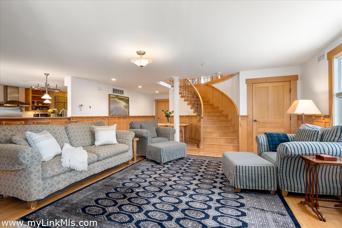 62 North Summer Street Edgartown, MA 02539 - Photo 15 of 41 Living Room