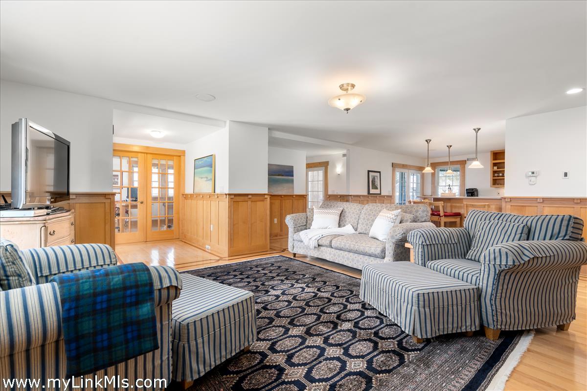 62 North Summer Street Edgartown, MA 02539 - Photo 16 of 41