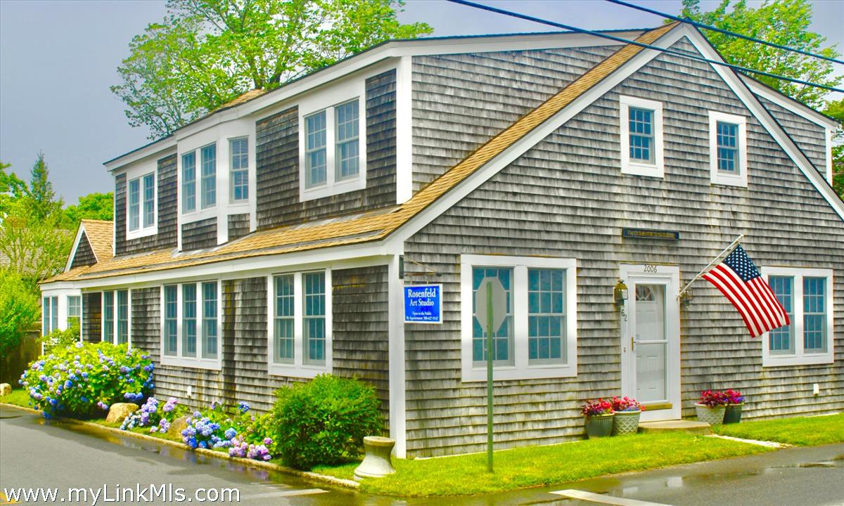 62 North Summer Street Edgartown, MA 02539 - Photo 2 of 41