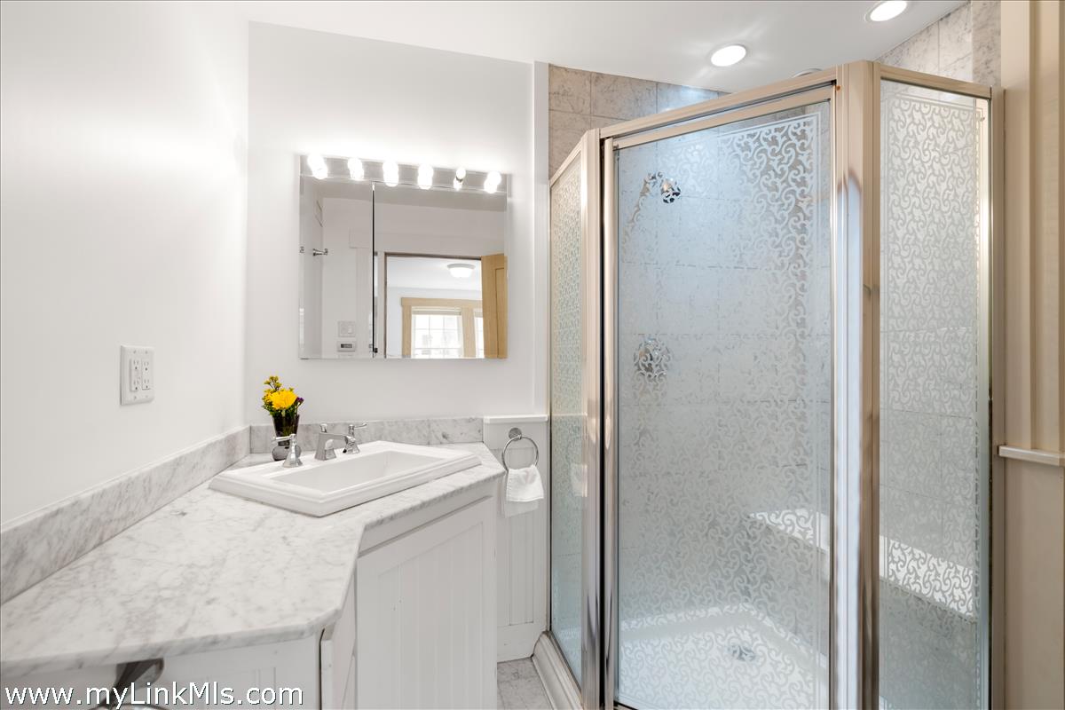 62 North Summer Street Edgartown, MA 02539 - Photo 22 of 41