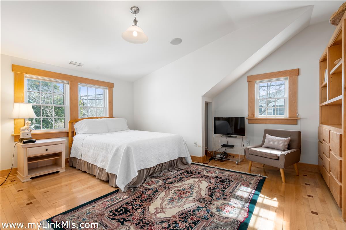 62 North Summer Street Edgartown, MA 02539 - Photo 24 of 41