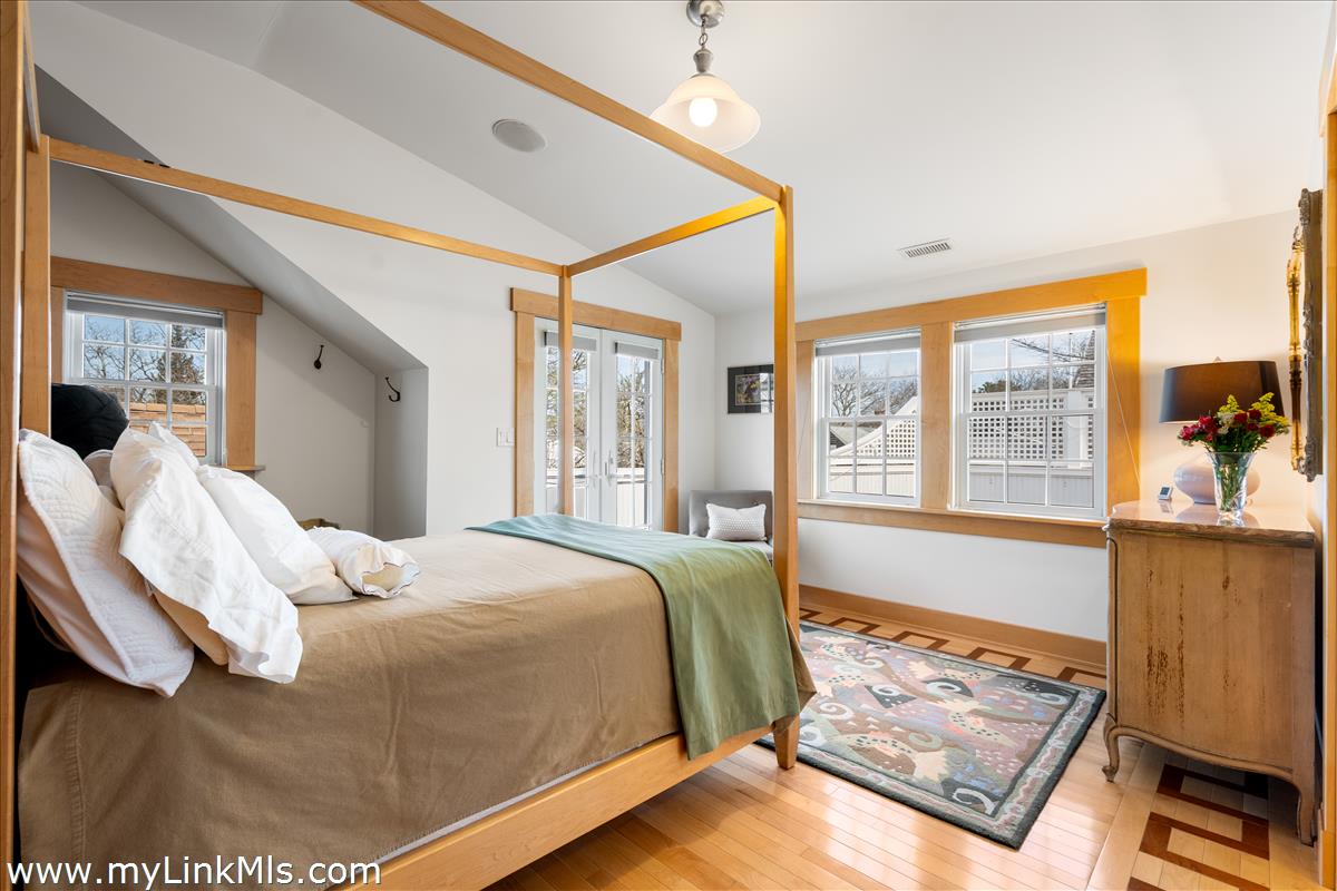 62 North Summer Street Edgartown, MA 02539 - Photo 26 of 41