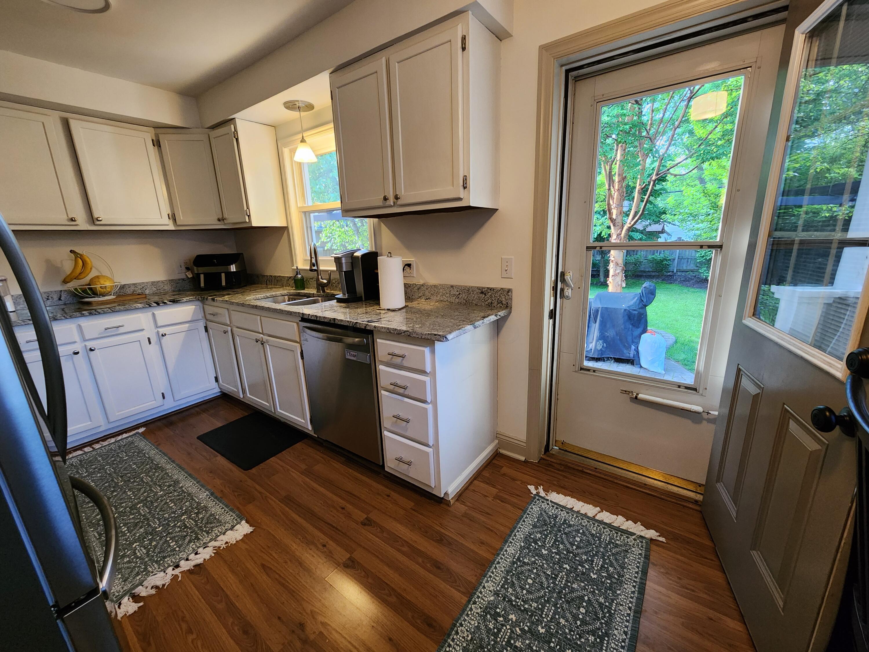 530 Blenheim Road Columbus, OH 43214 - Photo 20 of 51 Kitchen (2)