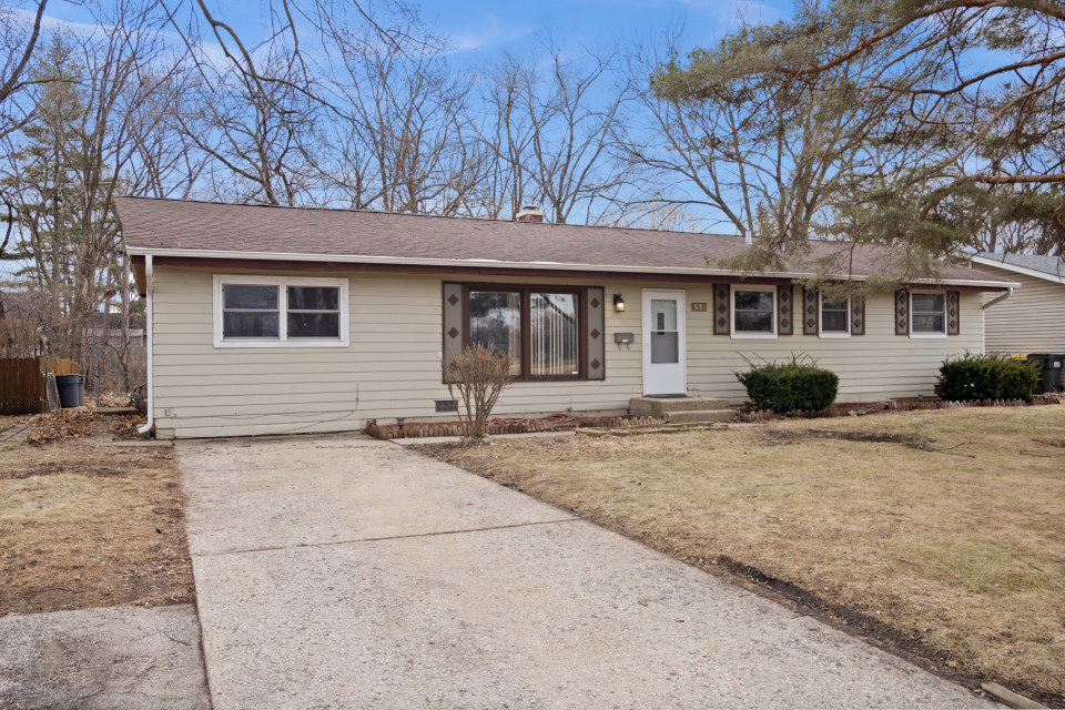 531 Silverleaf Boulevard Carol Stream, IL 60188 - Photo 1 of 25 a house view with a outdoor space