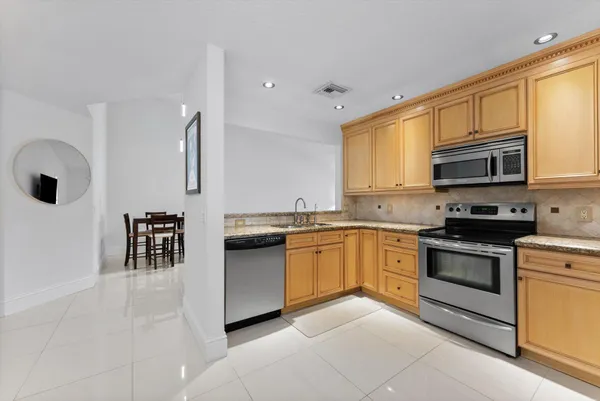 $3,400 | 1200 West Lakes Drive, Deerfield Beach, FL 33442