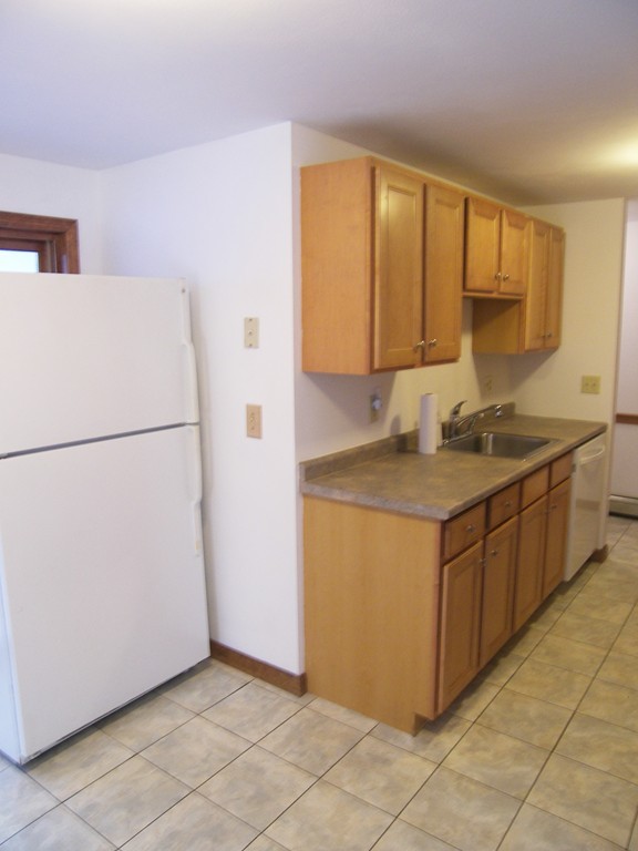 29 B Webber Road, Unit B Hampstead, NH 03826 - Photo 7 of 22 Gallery Image 7