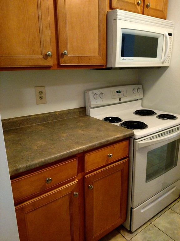 29 B Webber Road, Unit B Hampstead, NH 03826 - Photo 8 of 22 Gallery Image 8
