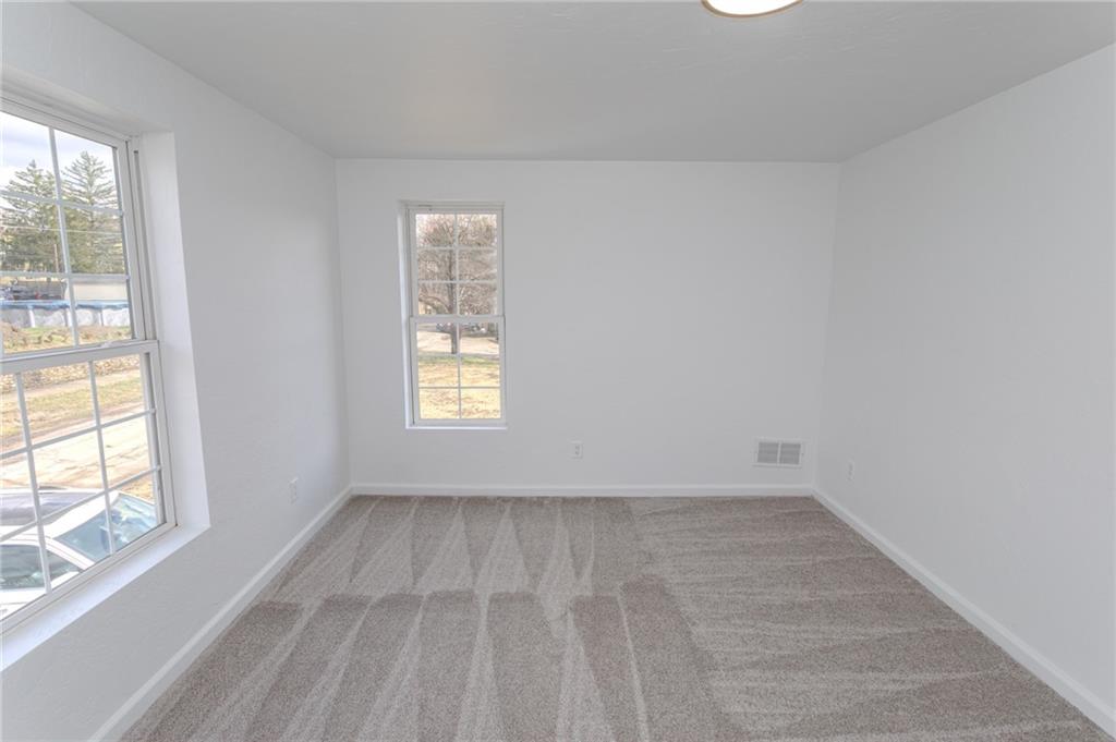 325 Laughlin Street Dawson, PA 15428 - Photo 24 of 34 an empty room with a window
