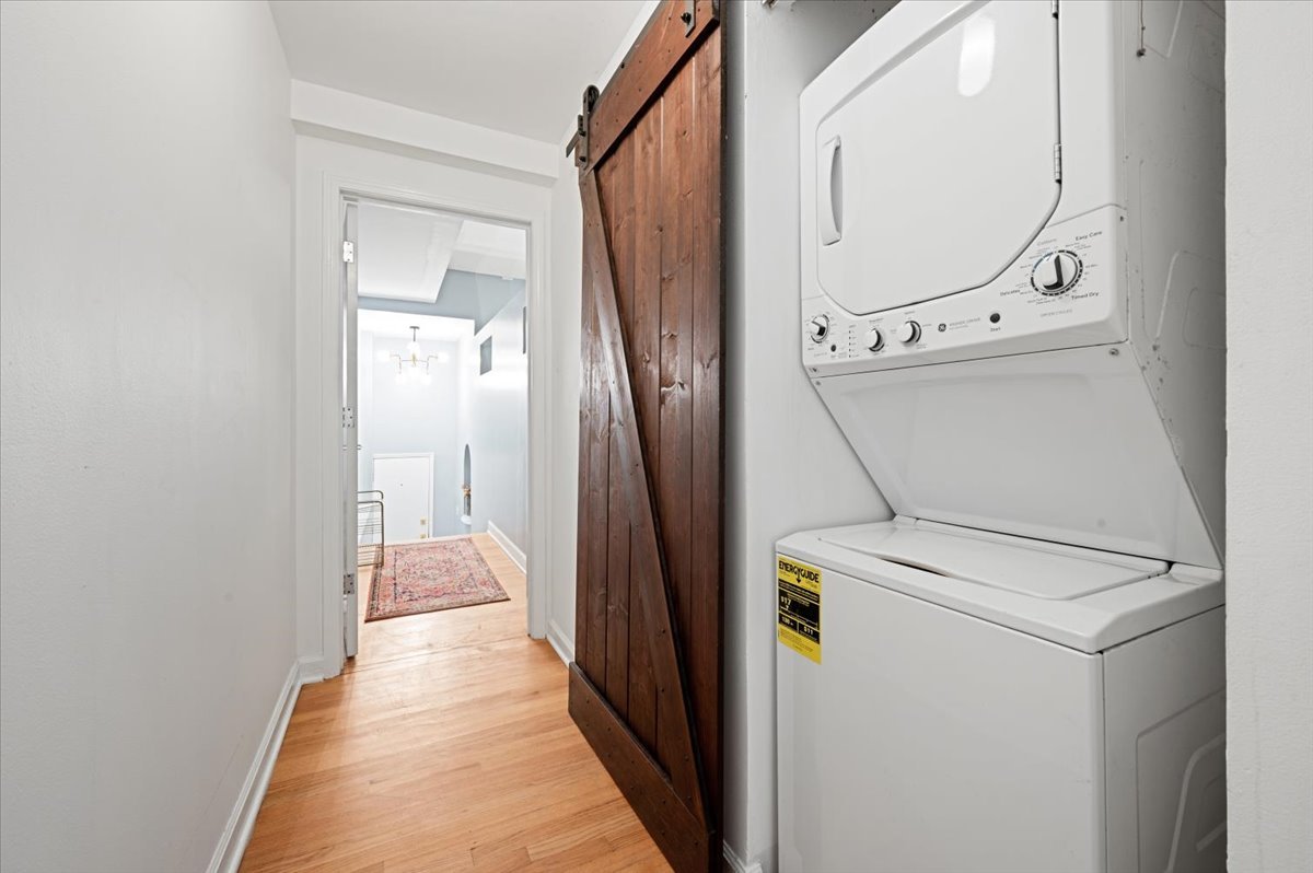 4053 North Sheridan Road, Unit 3 Chicago, IL 60613 - Photo 11 of 14 Gallery Image 11