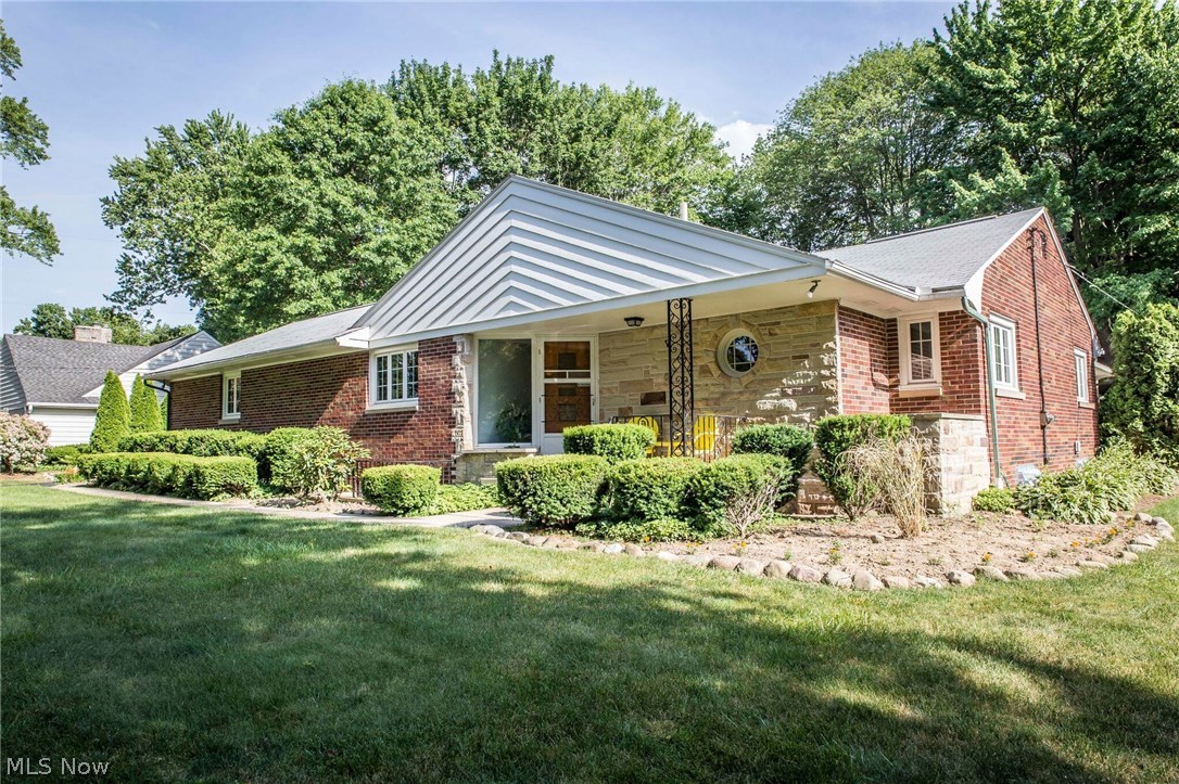 2540 Brice Road Akron, OH 44313 - Photo 3 of 35 Tons of curb appeal.