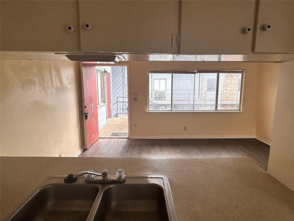 2408 Longview Street, Unit 202 Austin, TX 78705 - Photo 6 of 11