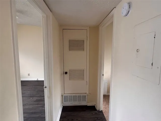 $1,000 | 2408 Longview Street, Unit 202, Austin, TX 78705