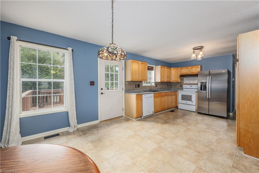 503 Beaver Dam Road Liberty, NC 27298 - Photo 7 of 27 Gallery Image 7
