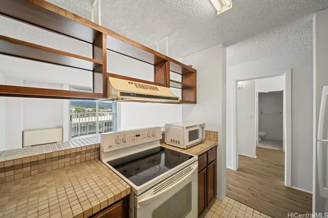 $395,000 | 101 Aupuni Street, Unit 521, Hilo, HI 96720