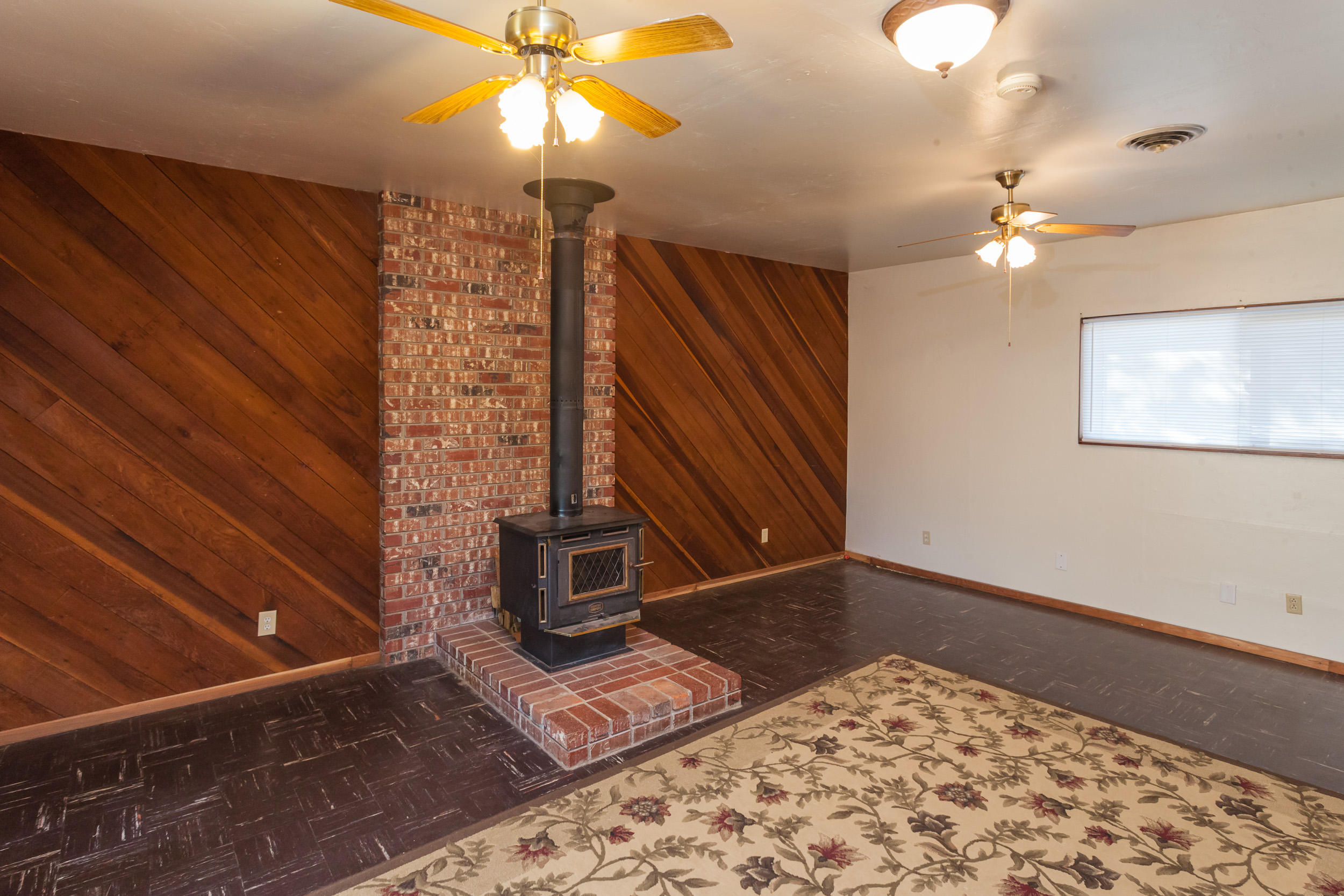 2297 Oxford Road Redding, CA 96002 - Photo 7 of 21 2297OxfordRd-MLS-9