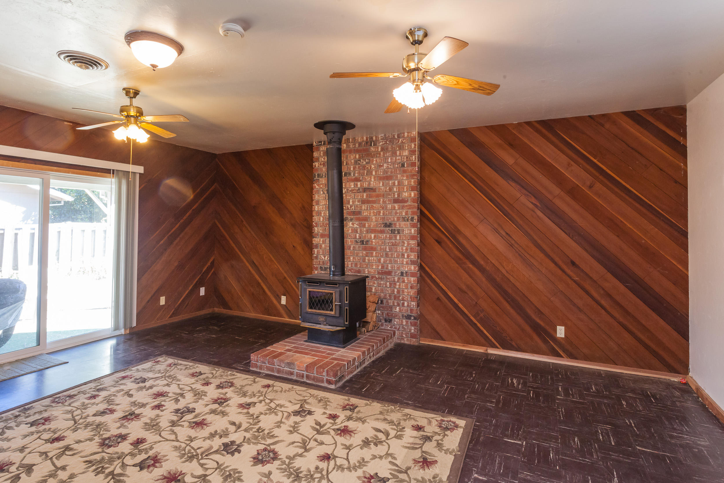2297 Oxford Road Redding, CA 96002 - Photo 8 of 21 2297OxfordRd-MLS-8