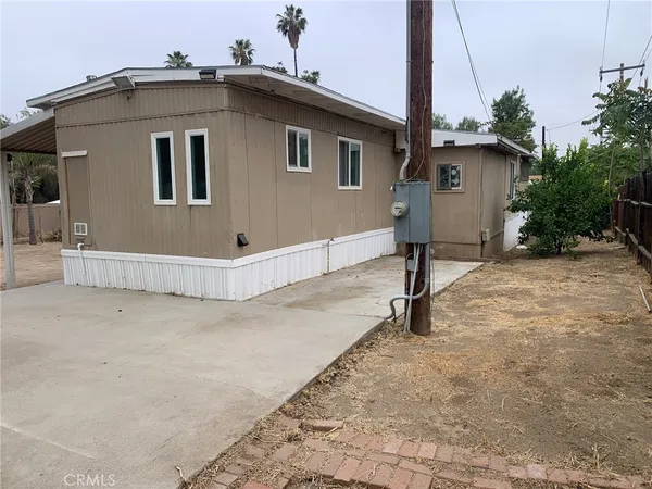 $2,095 | 25806 Creag Avenue, Homeland, CA 92548