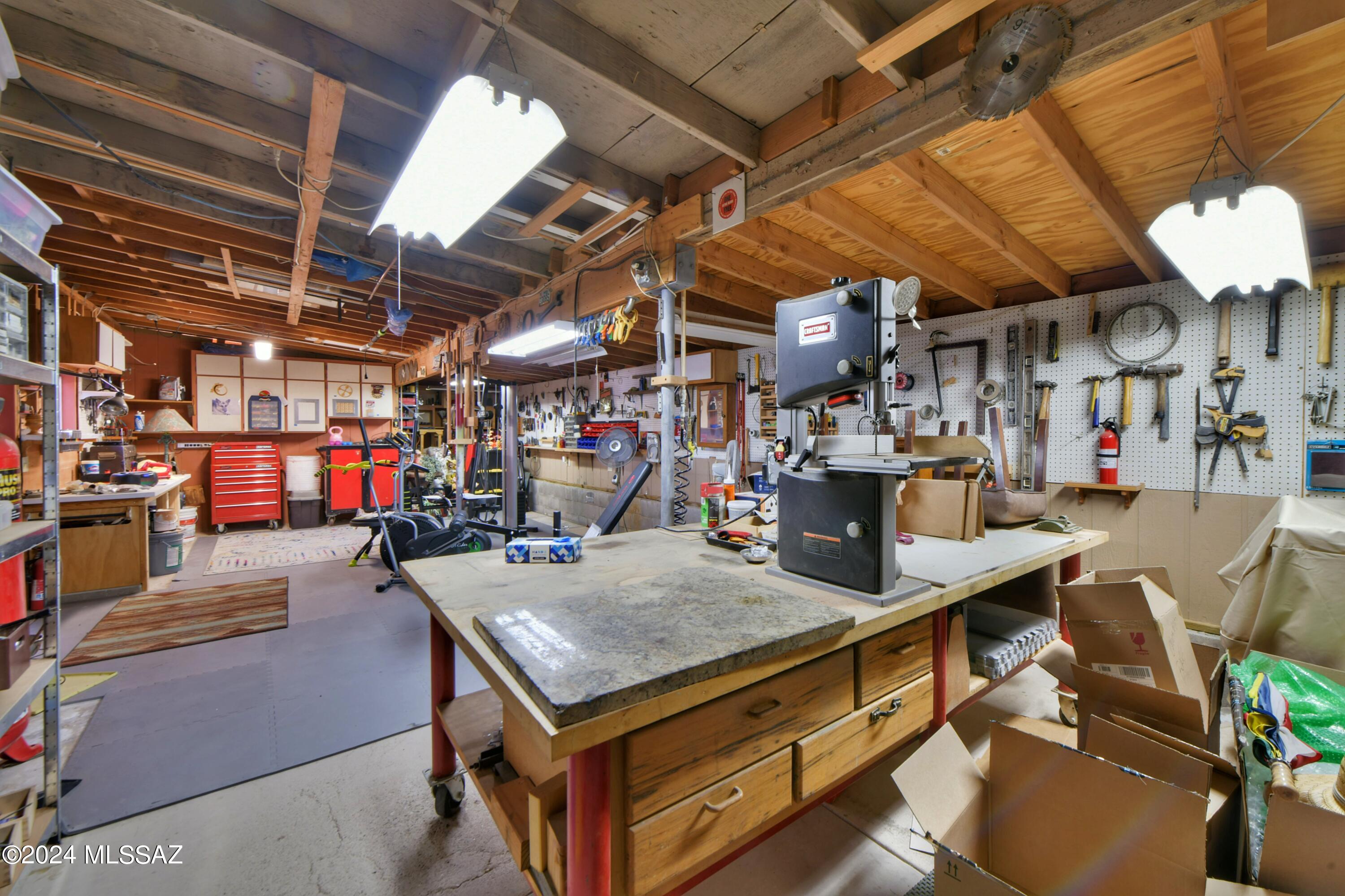 1830 North Hitching Post Road Tucson, AZ 85745 - Photo 43 of 48