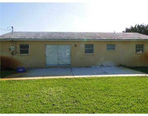 2091 Avenue H East Riviera Beach, FL 33404 - Photo 4 of 11 Additional Photo