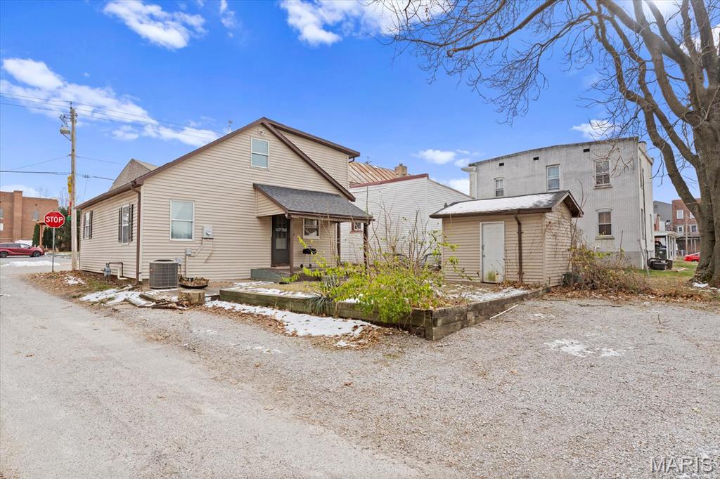 207 North Main Street Waterloo, IL 62298 - Photo 2 of 35