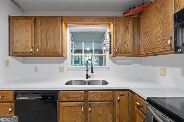 $1,950 | 127 Circle H Drive, Sharpsburg, GA 30277