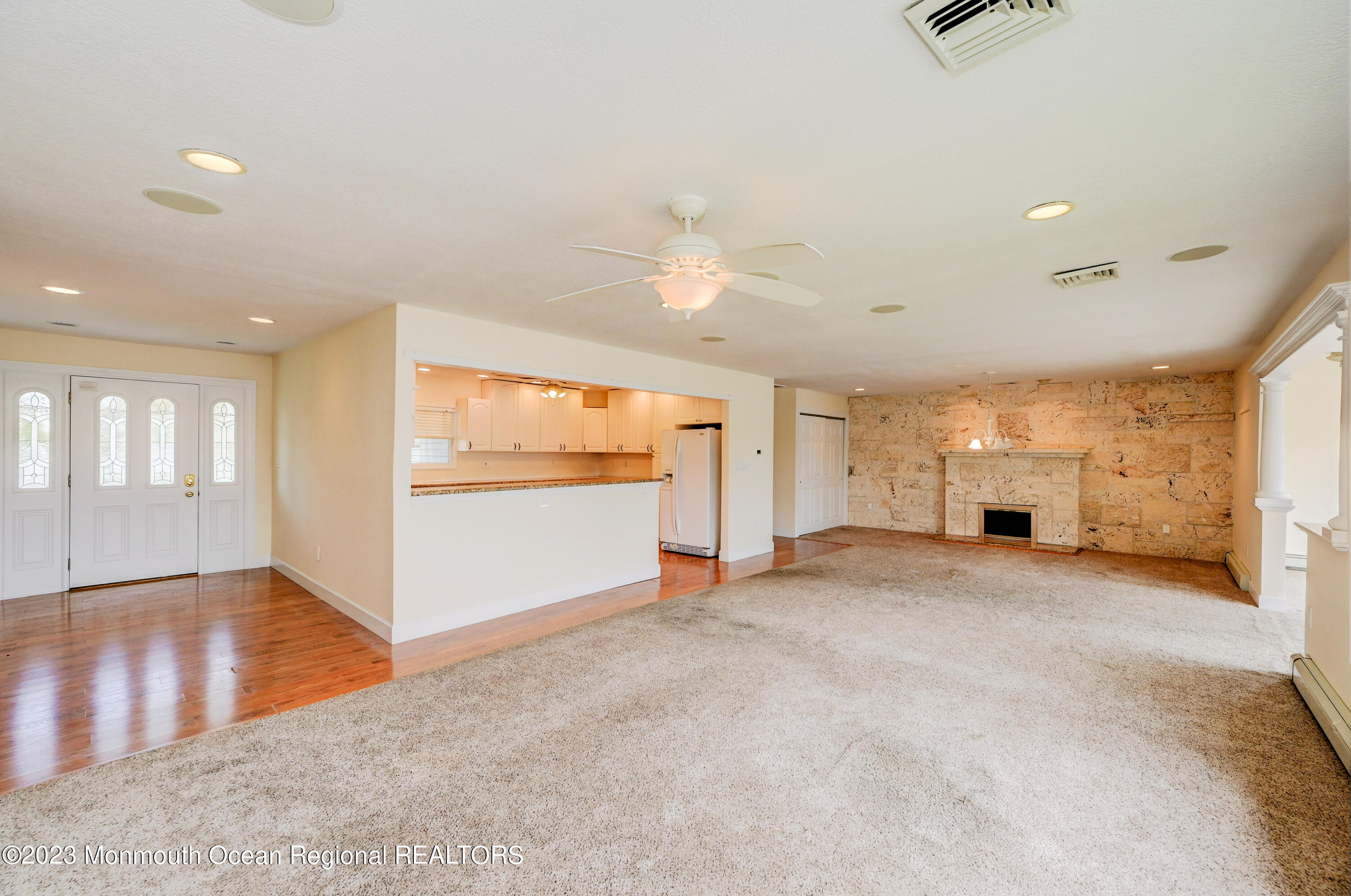 685 Carroll Fox Road Brick, NJ 08724 - Photo 5 of 47 05-Living Area