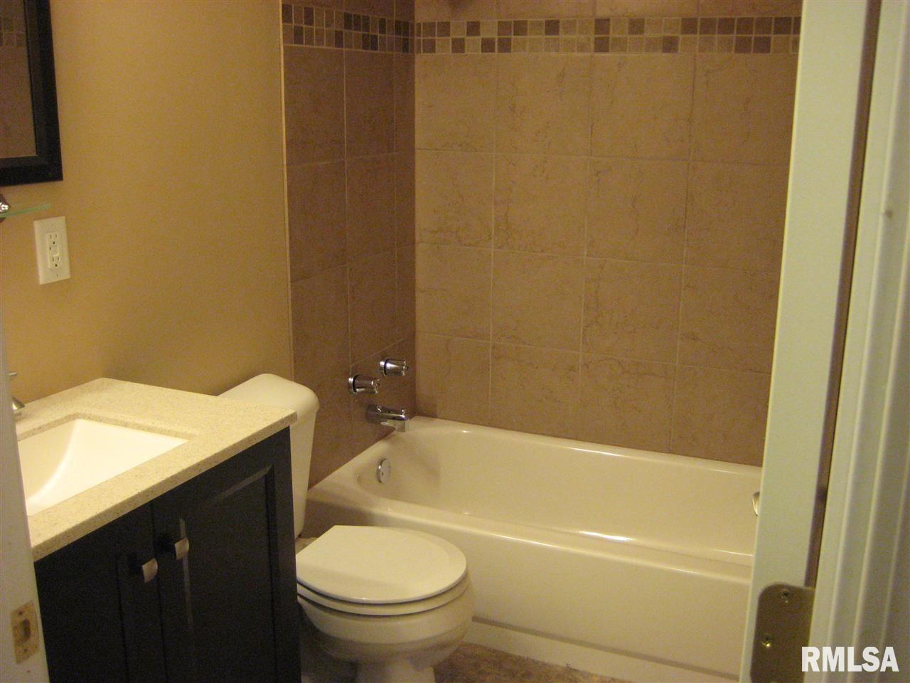 515 Westerfield Road Davenport, IA 52806 - Photo 3 of 11 Gallery Image 3