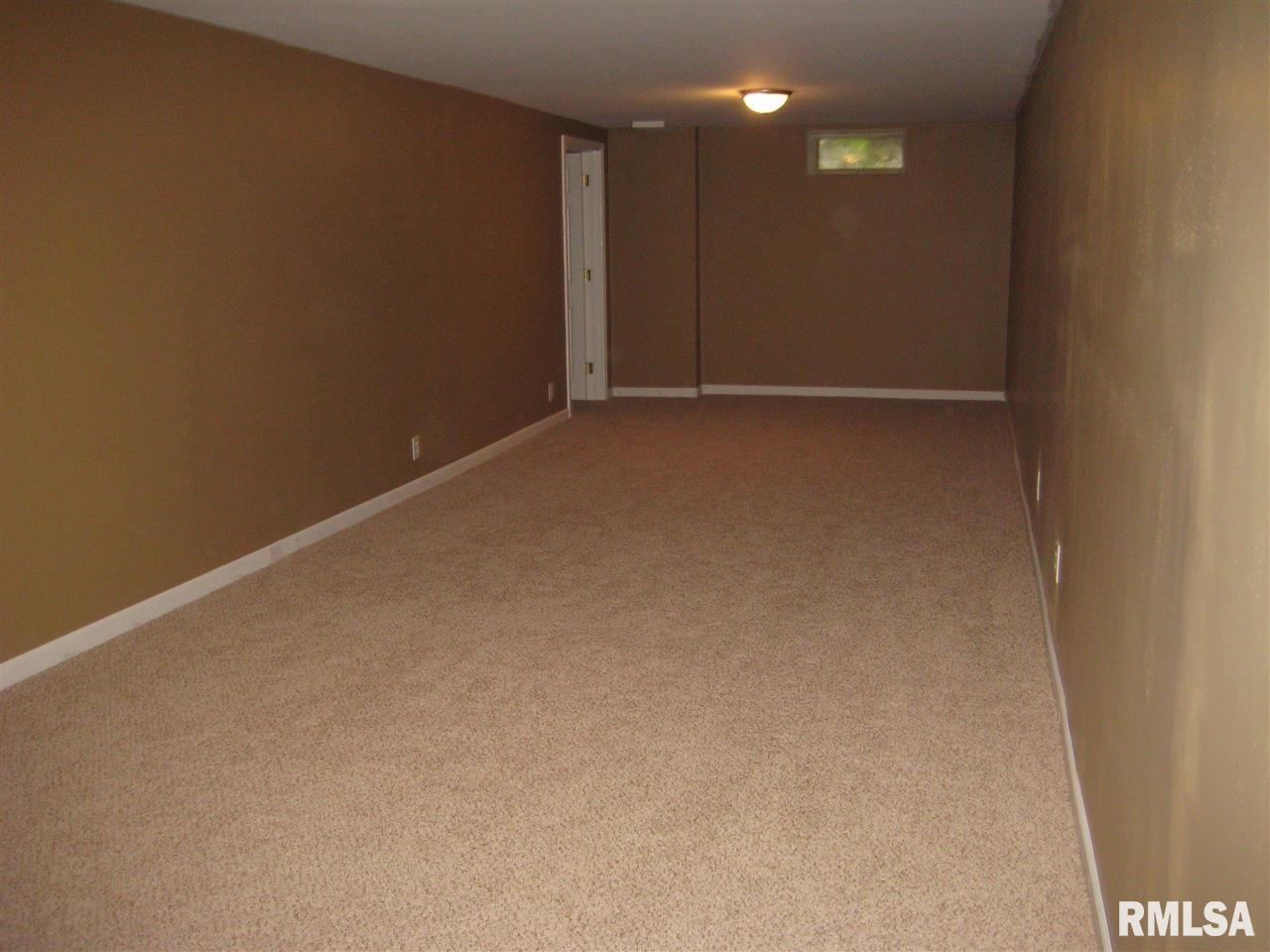 515 Westerfield Road Davenport, IA 52806 - Photo 9 of 11 Gallery Image 9
