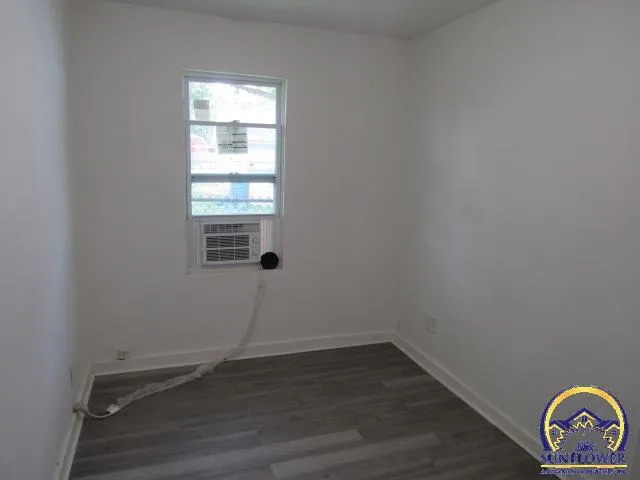 $75,900 | 919 Northeast Green Street, Topeka, KS 66616