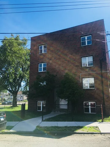 $1,300 | 305 Parrott Avenue, Unit 1B, Bridgeport, CT 06606