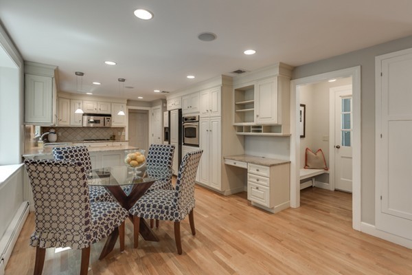 14 Suzanne Road Lexington, MA 02420 - Photo 3 of 19 Gallery Image 3