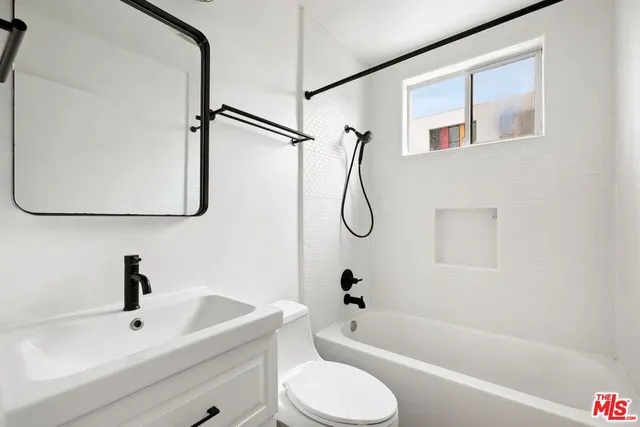 $3,295,000 | 200 North Rampart Boulevard, Los Angeles, CA 90026