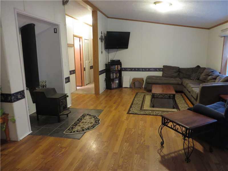 105 Outlet Road Augusta, ME 04330 - Photo 13 of 35 Living Room.