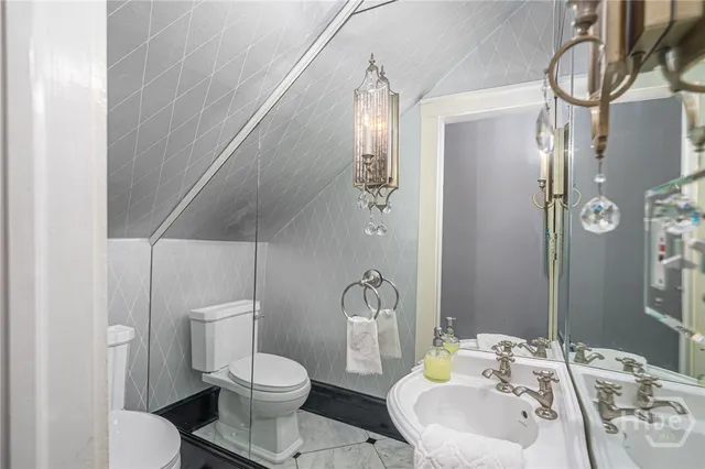 $3,750,000 | 3 East Gordon Street, Savannah, GA 31401