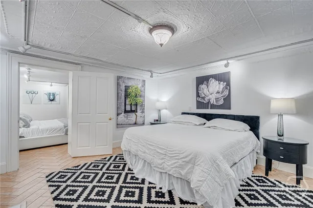 $3,750,000 | 3 East Gordon Street, Savannah, GA 31401