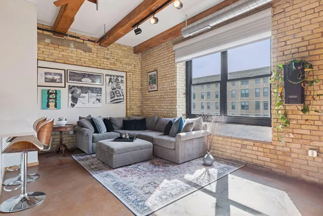 $200,000 | 406 Wacouta Street, Unit 601, St. Paul, MN 55101