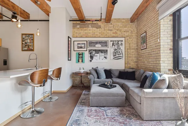 $200,000 | 406 Wacouta Street, Unit 601, St. Paul, MN 55101