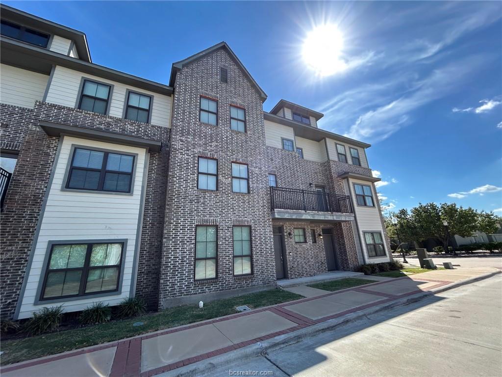 632 Clay Street Bryan, TX 77801 - Photo 2 of 15 a front view of a building