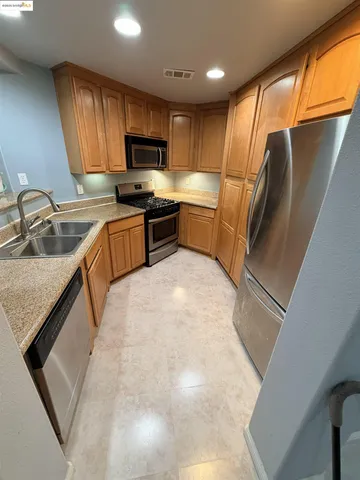 $892,900 | 2210 Gellert Boulevard, Unit 5305, South San Francisco, CA 94080