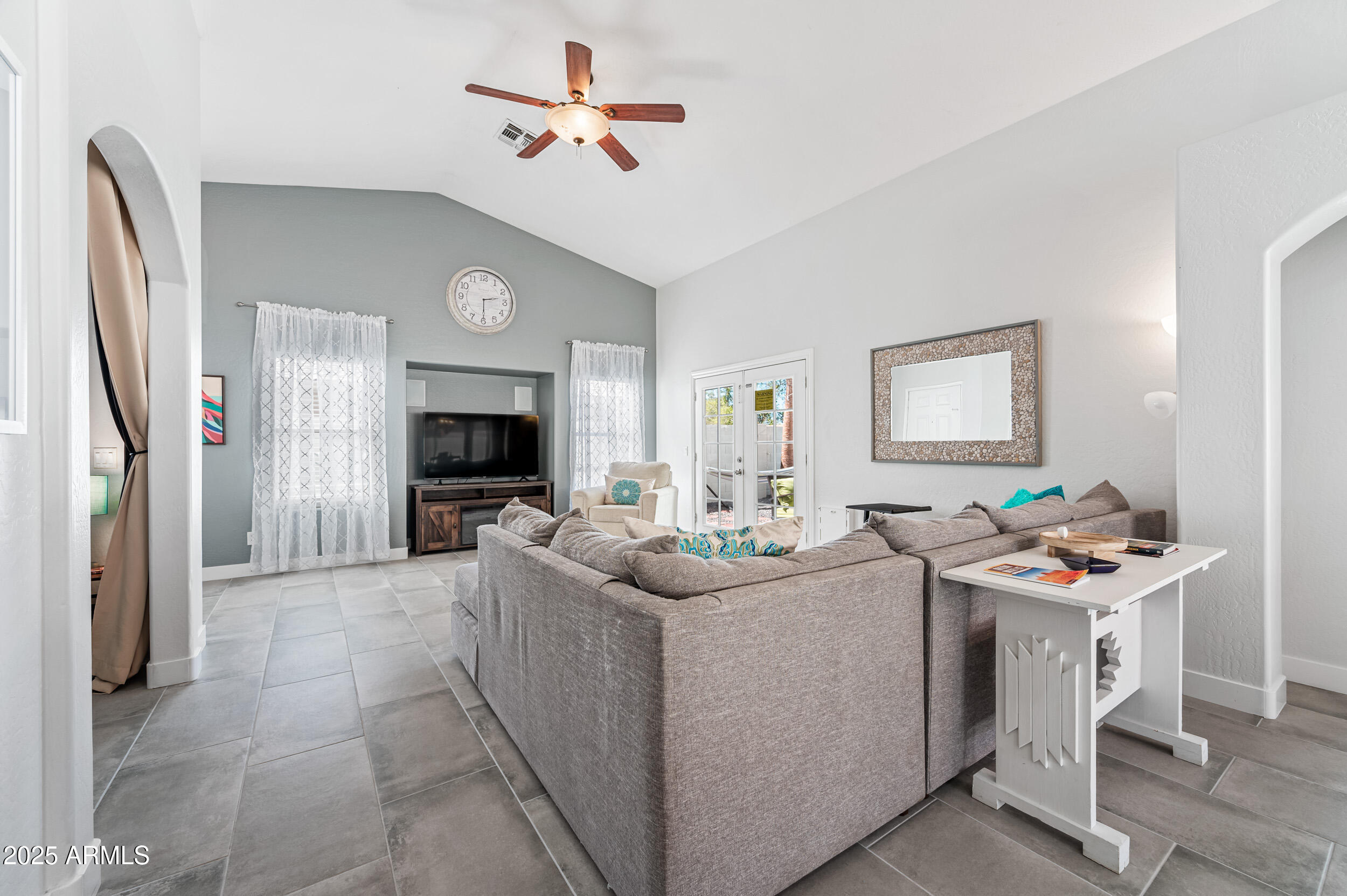 3228 East Sandy Way Gilbert, AZ 85297 - Photo 5 of 50