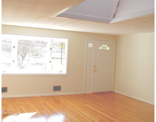 4 Briarwood Road Framingham, MA 01701 - Photo 3 of 8 Gallery Image 3