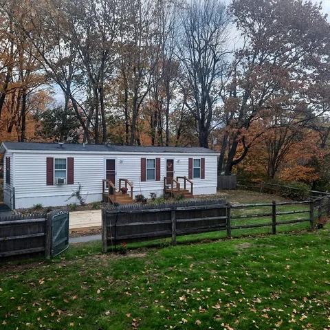 $1,600 | 6 A Mt Lebanon Street, Unit 1, Pepperell, MA 01463