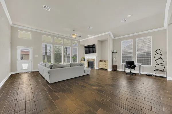 $2,550 | 24119 Kingdom Isle Lane, Katy, TX 77493