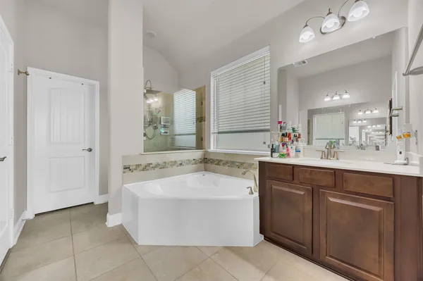 $2,550 | 24119 Kingdom Isle Lane, Katy, TX 77493