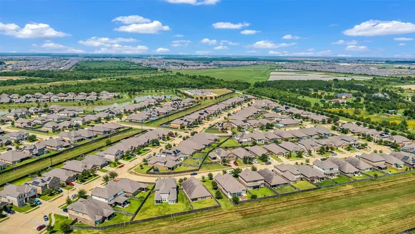 $2,550 | 24119 Kingdom Isle Lane, Katy, TX 77493