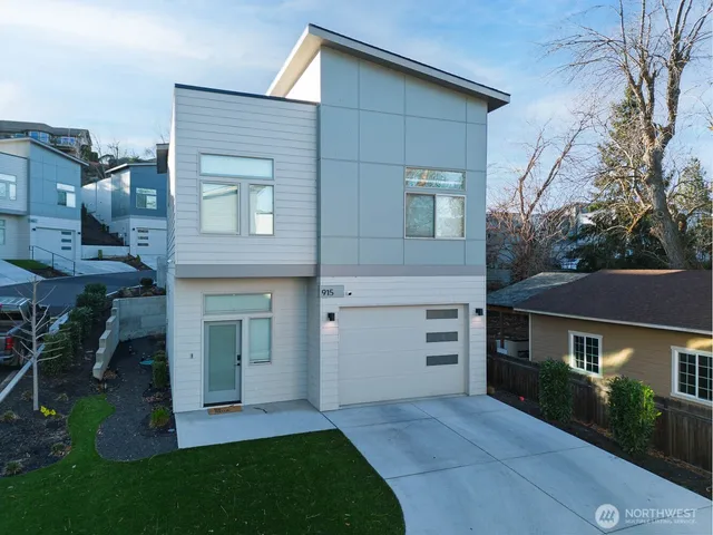 $830,000 | 1027 Park Avenue, Prosser, WA 99350